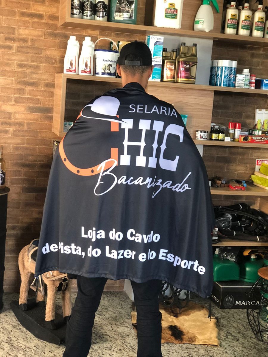 Capa personalizada exposta na loja